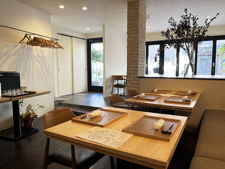 「りんどう」の店内