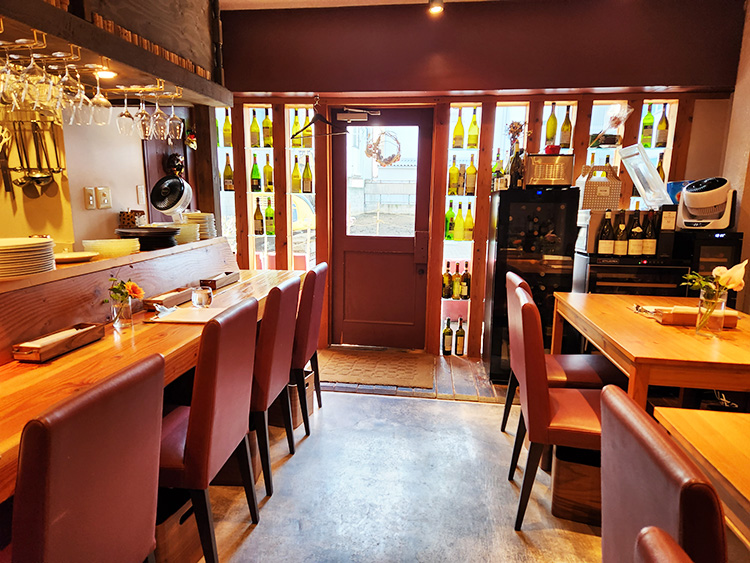 「カルボナリ党」の店内