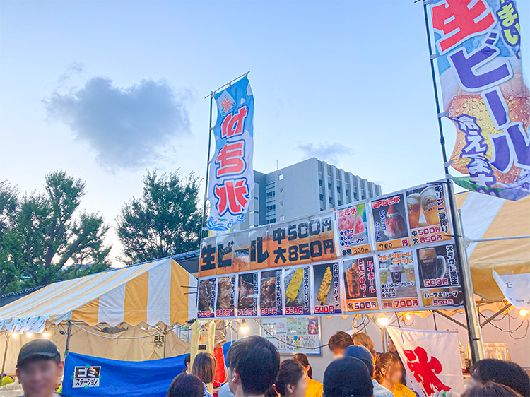 中野駅前大盆踊り大会の屋台