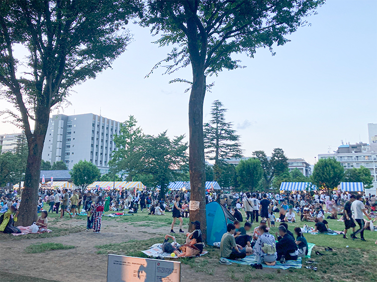 中野駅前大盆踊り大会の会場、中野セントラルパーク