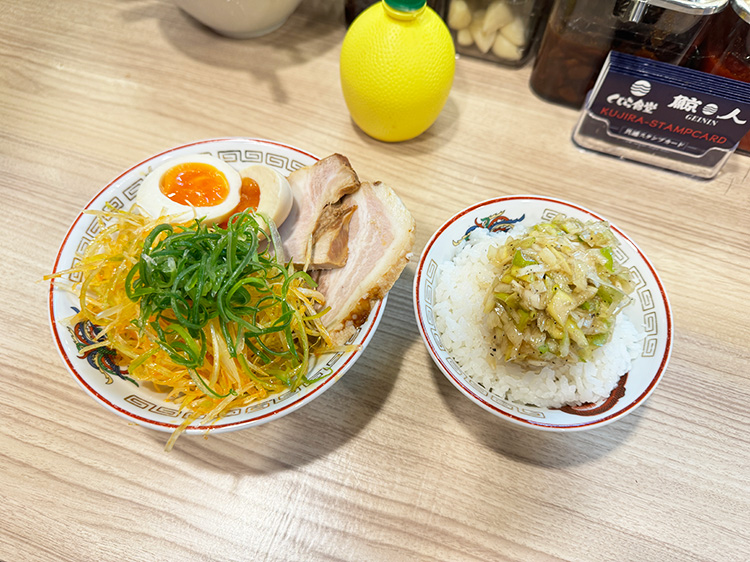 「鯨人」の特製セットとネギごはん