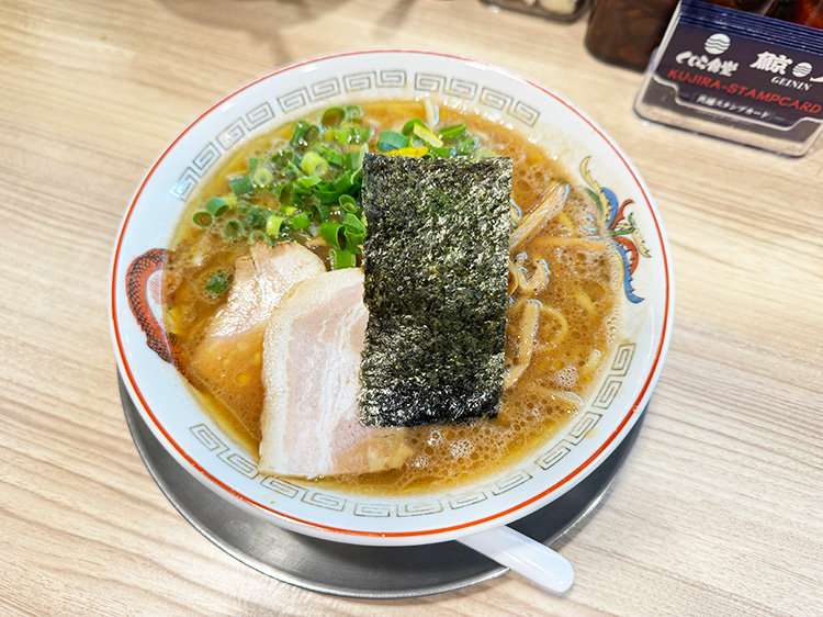 「鯨人」の鯨人黒ラーメン