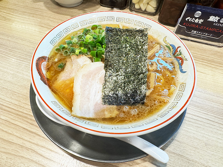 「鯨人」の鯨人黒ラーメン