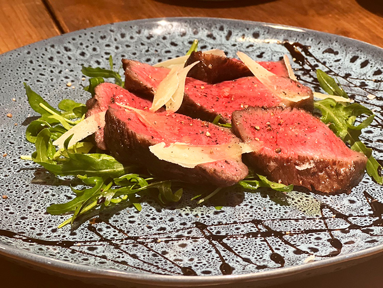 「阿佐ヶ谷のイタリア料理 ガッターロ」の黒毛和牛極上赤身肉のグリル