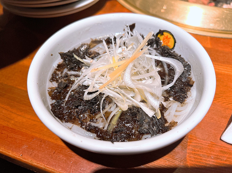 「焼肉屋 マルキ市場 中野店」の塩冷麺（小）