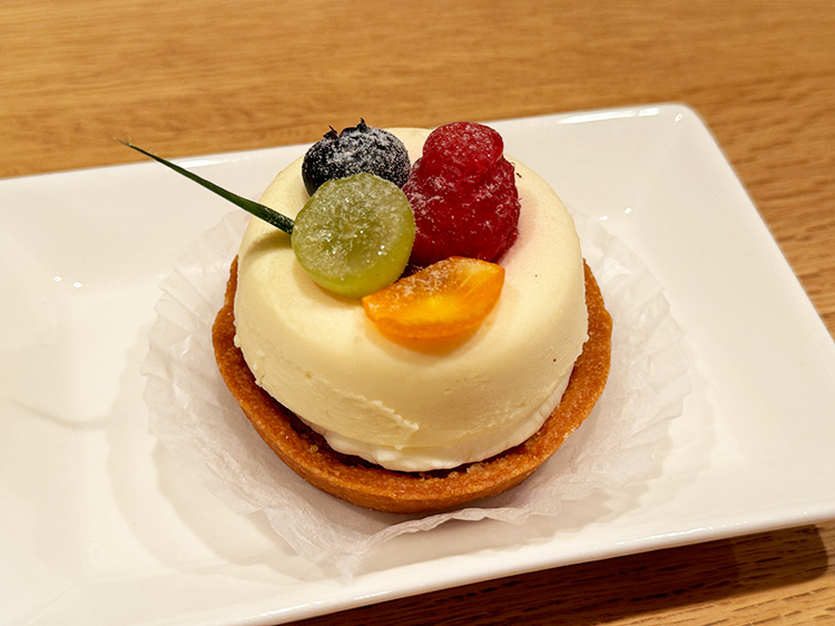 「タルト専門店 Anglaise」のレアチーズのタルト
