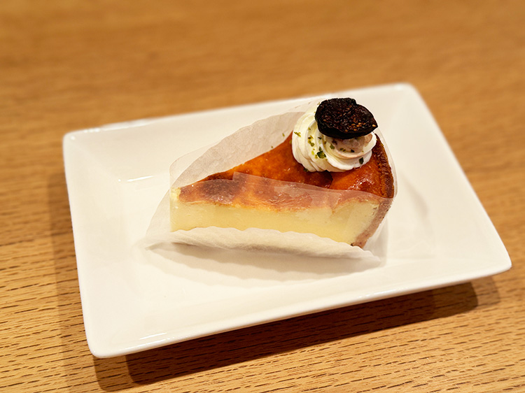 「タルト専門店 Anglaise」のカマンベールのチーズタルト