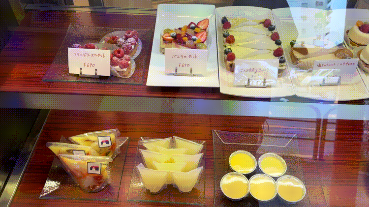 「タルト専門店 Anglaise」のショーケースGIF