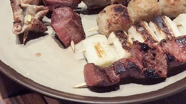 「いせや 公園店」の焼き鳥GIF