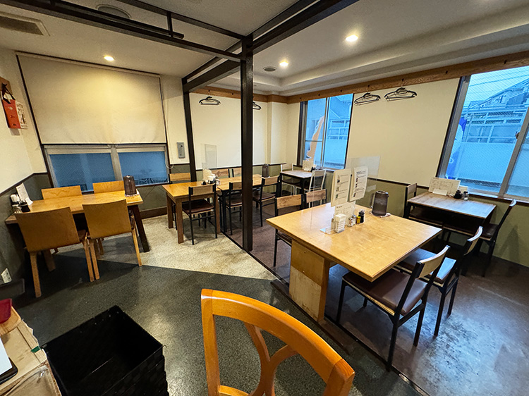 「讃岐うどん なかじょう」の店内