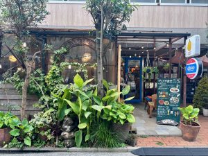 「アムリタ食堂」の外観