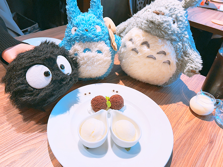 「吉祥寺コーンバレー」トリュフチョコと季節のアイス