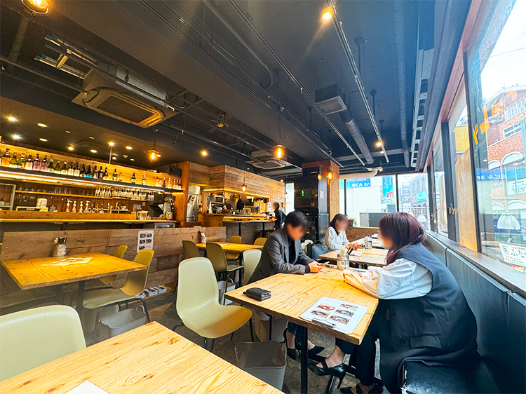 「チキンレッグ 吉祥寺店」店内2