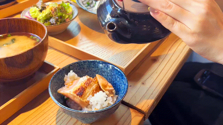「チキンレッグ 吉祥寺店」GIF2