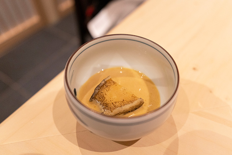 「鮨ひろうみ」の煮鮑