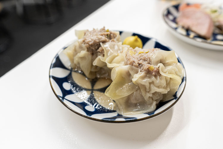 「あの名店 西荻窪」の包みたて！「大」焼売
