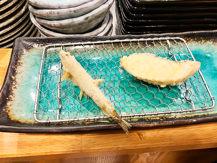 「穴子と酒と五島うどん 時々天ぷら 榛名」キス、白身魚