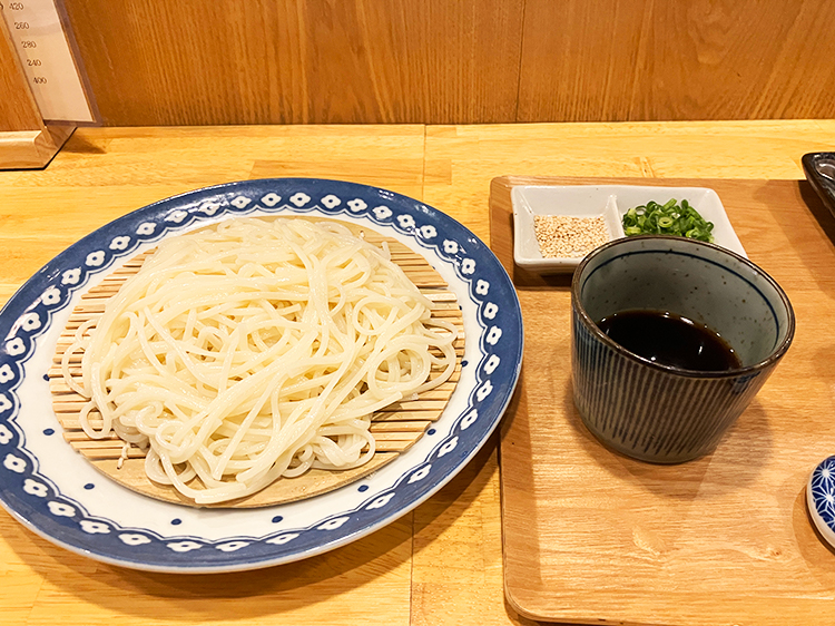 「穴子と酒と五島うどん 時々天ぷら 榛名」ざるうどん
