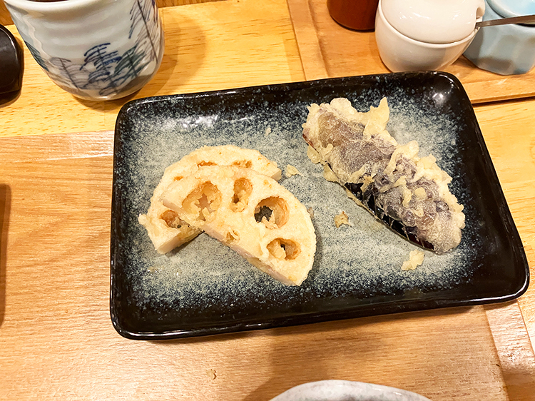 「穴子と酒と五島うどん 時々天ぷら 榛名」レンコン、ナス