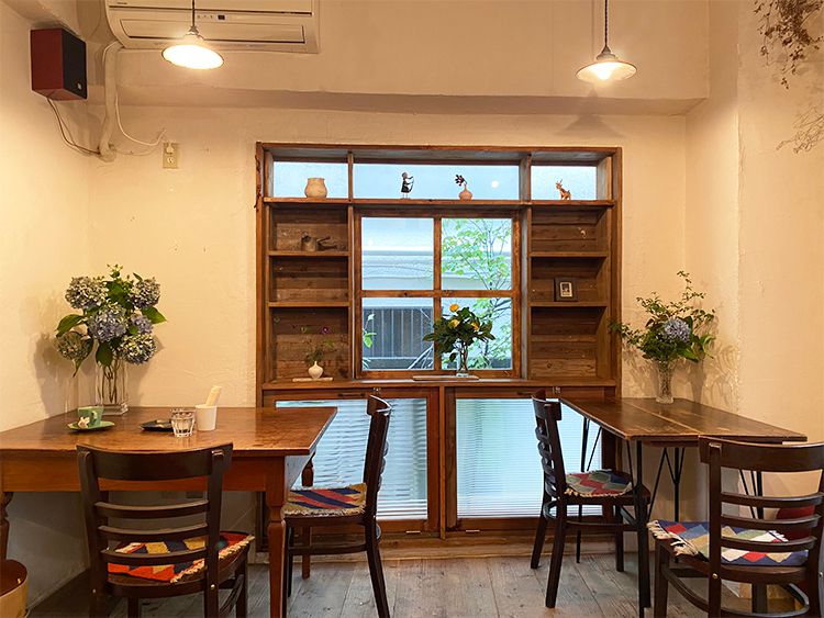 「くろもじ珈琲」の店内
