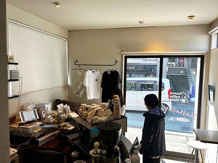 「Ryumon coffee stand」店内