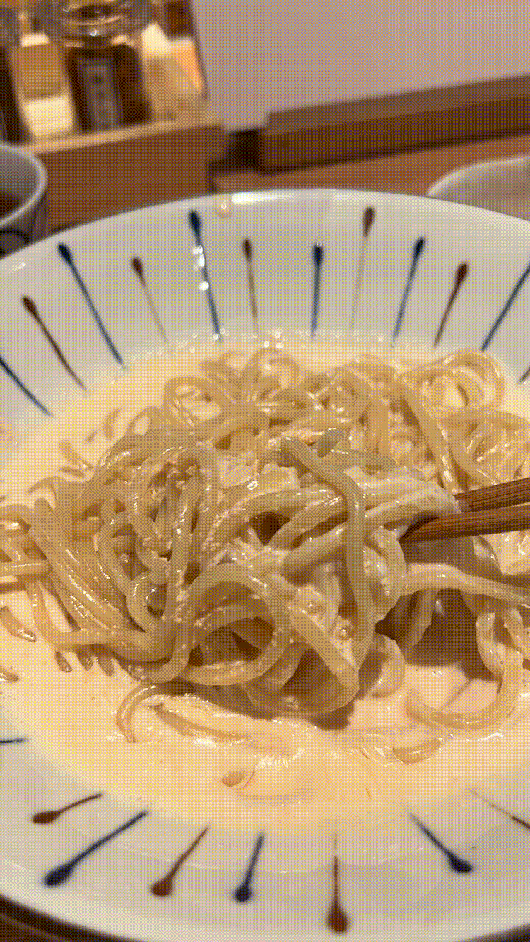 「東京たらこスパゲティ 吉祥寺店」のたらこと生クリームの濃厚ソースGIF