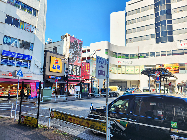 「山猫軒」阿佐ヶ谷駅ロータリー