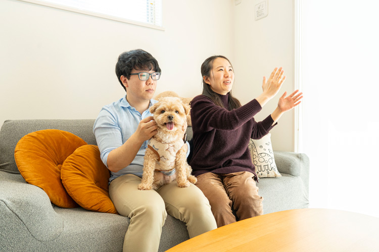 新居探しについてお話される奥様