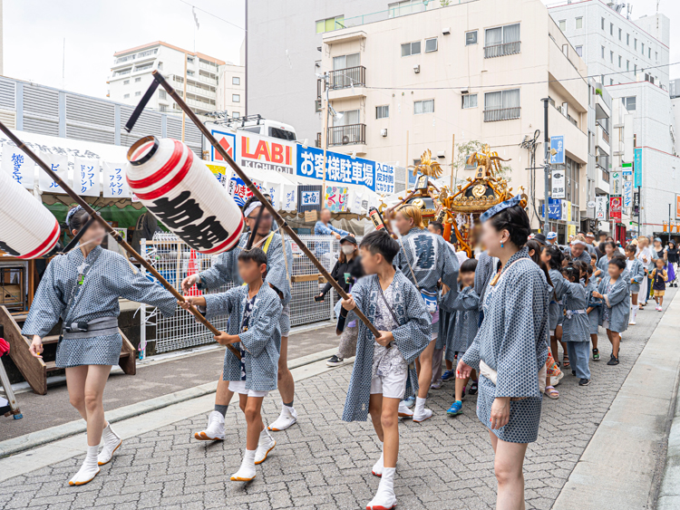 2025年の吉祥寺秋まつりの子どもみこし