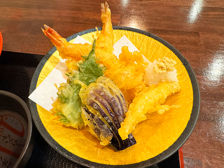 「玉河 三鷹店」天ぷら盛り合わせ