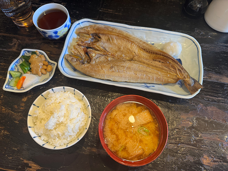「定食あさひ」の岩手焼魚定食 ほっけ