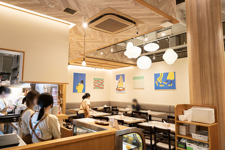 「洋洋冰室」の店内
