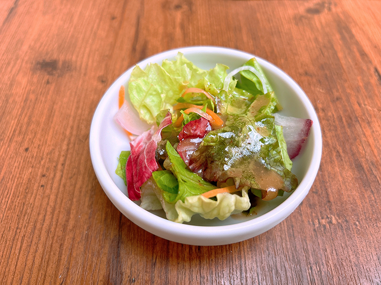 「カフェ・ドゥ・リエーヴル うさぎ館」のミニサラダ