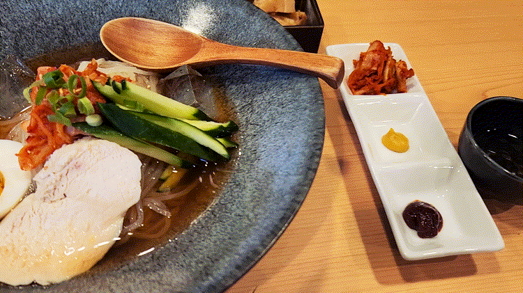 「Japanese dining 3rd」冷麺GIF