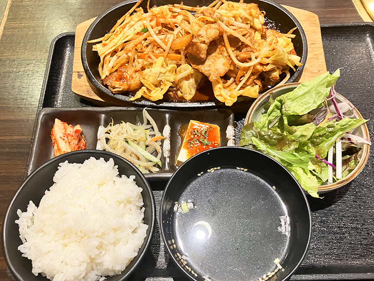 「焼肉 道盛」山形豚バラ鉄板焼き