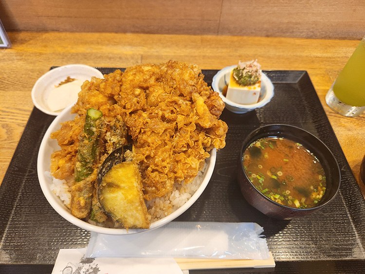 「てんぷら 祥天」のかき揚げ丼