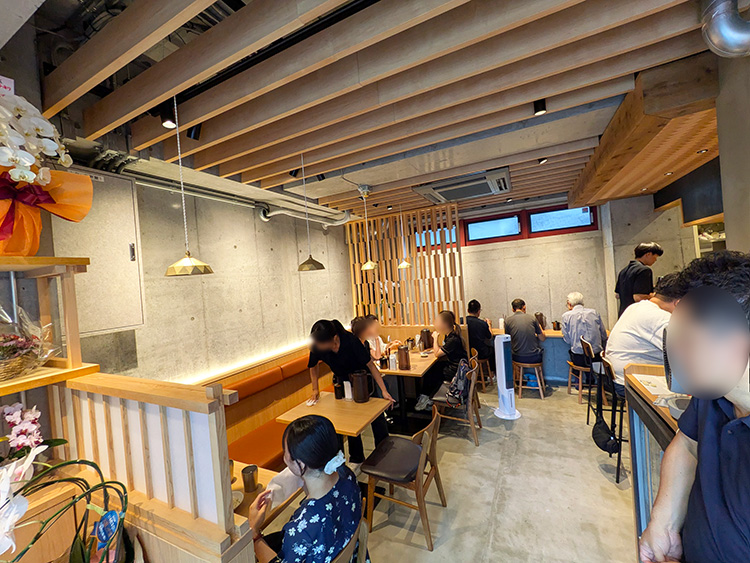 「とん㐂」の店内