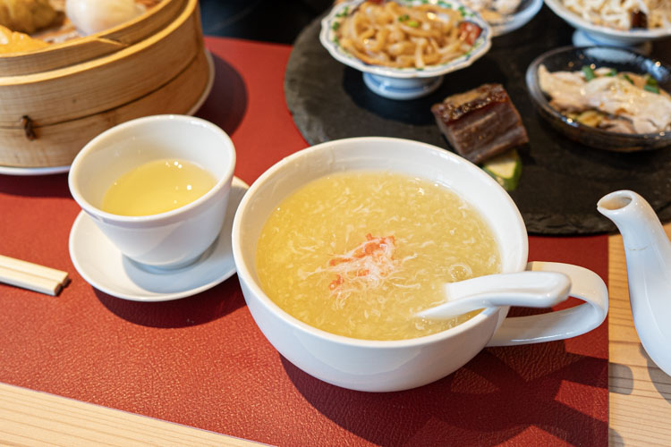 「CANTON8茶楼」の蟹入りコーンスープ