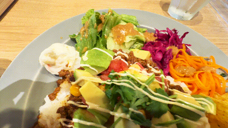 「EMMA FRUITS ＆ DELI」日替わりランチGIF
