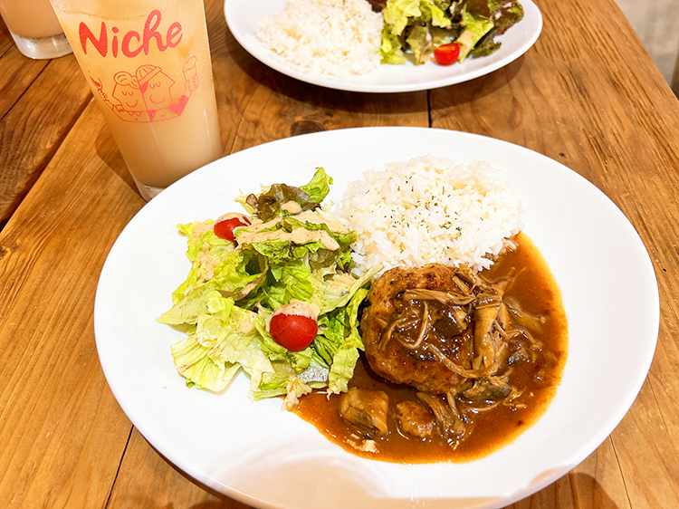 「kitchen＆Bar Niche」特製ハンバーグ