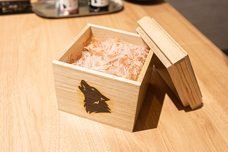 「お出汁 銀シャリ アテ オオカミ 吉祥寺店」の鰹節