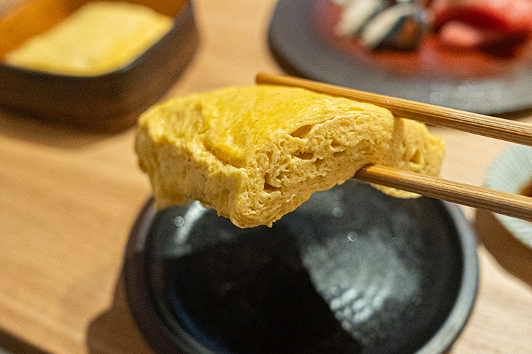 「お出汁 銀シャリ アテ オオカミ 吉祥寺店」のだし巻き卵