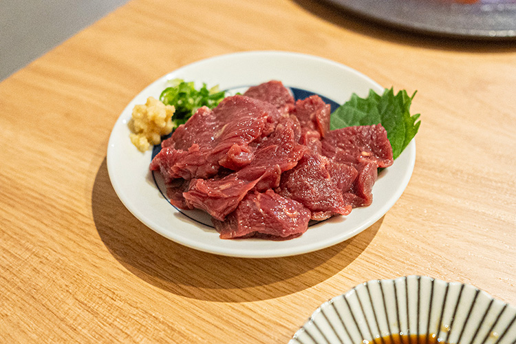 「お出汁 銀シャリ アテ オオカミ 吉祥寺店」の馬刺し