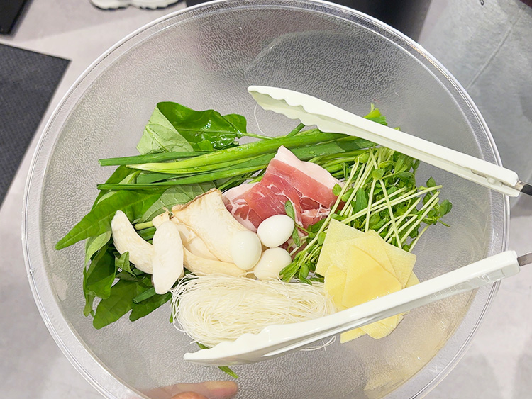 ココカラ麻辣湯のボール