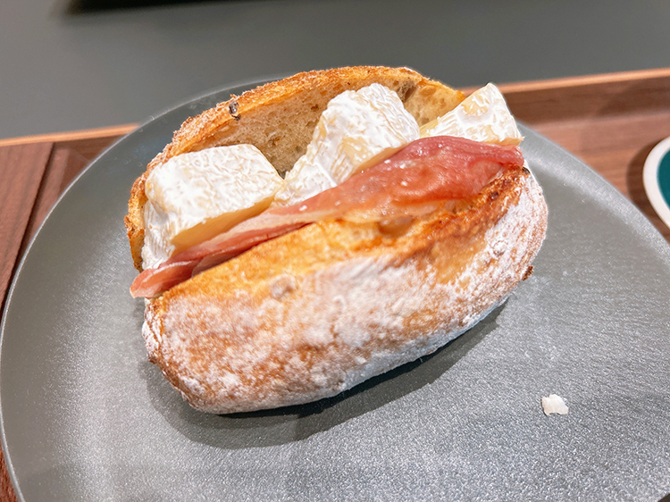 「nido 井の頭公園店」生ハムチーズサンド