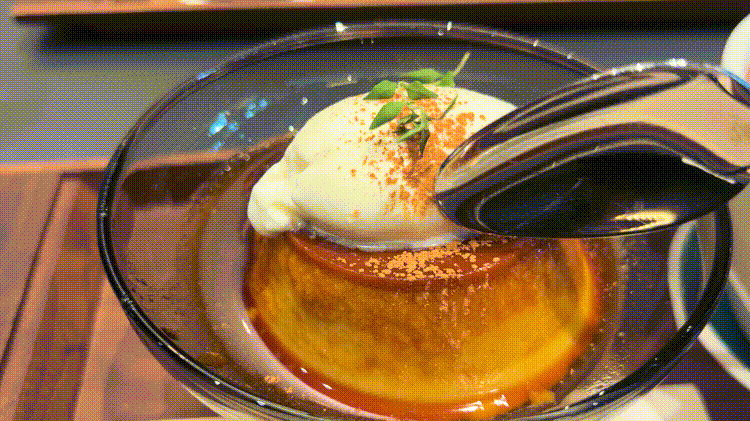 「nido 井の頭公園店」パンプキンプリンGIF