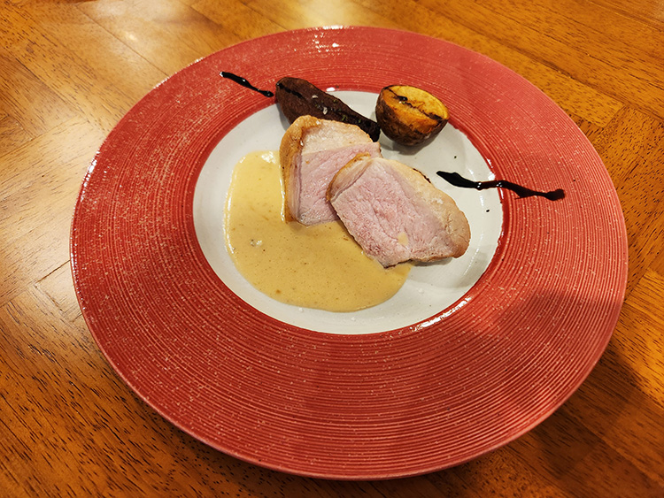 「Bistro chataigne」の肉料理