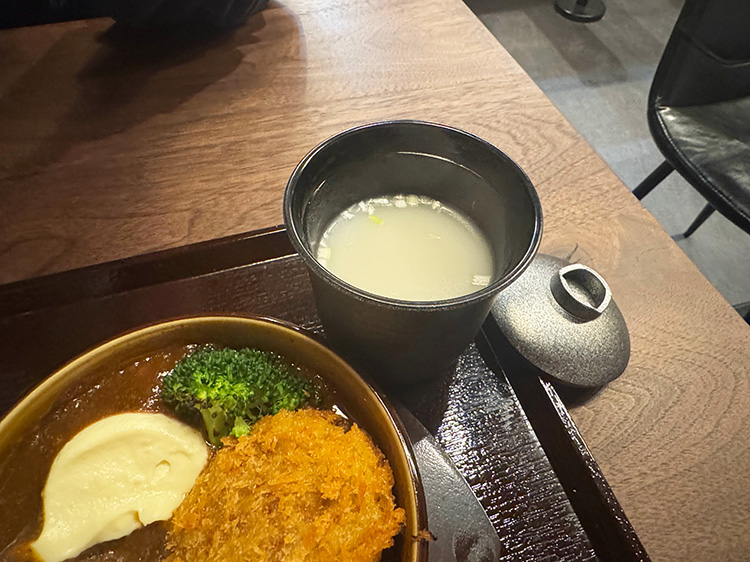 「藤波和牛厨房」のテールスープ