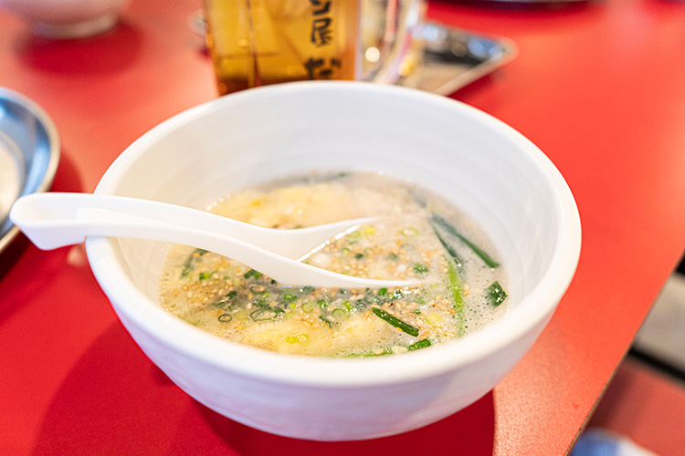 「焼肉ホルモン屋だん 吉祥寺店」のコムタン卵スープ