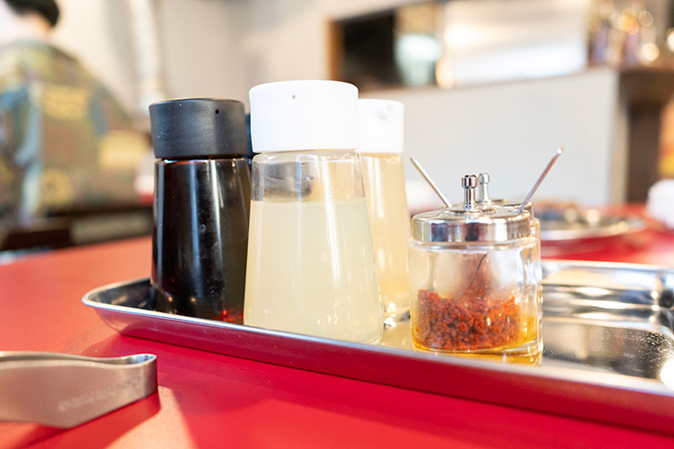 「焼肉ホルモン屋だん 吉祥寺店」の卓上調味料